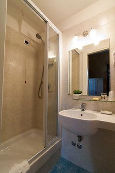 Affittacamere Navona Tower Relais 2*
