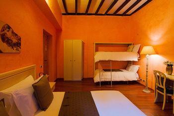 Navona Tower Relais 2*