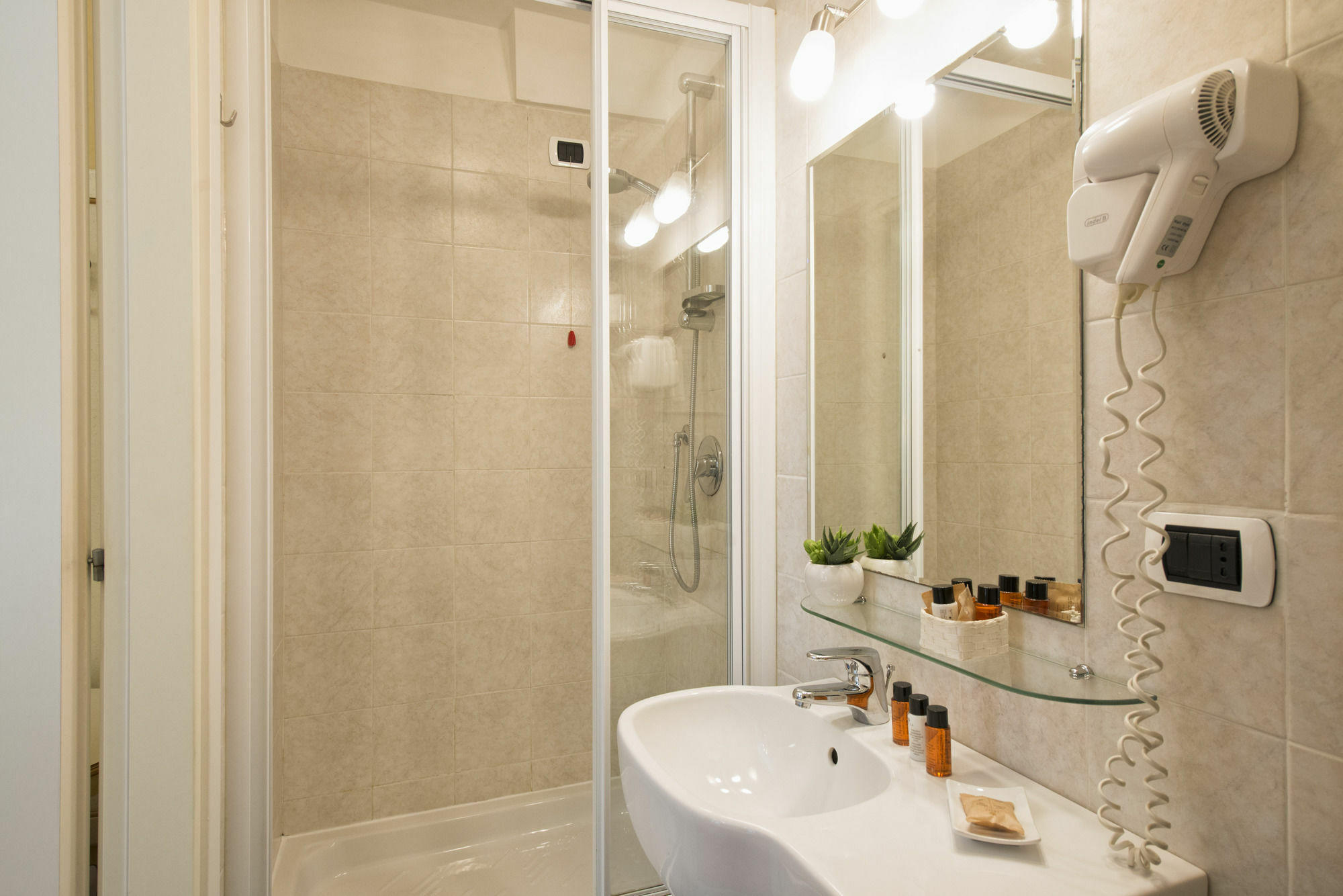 Navona Tower Relais 2*