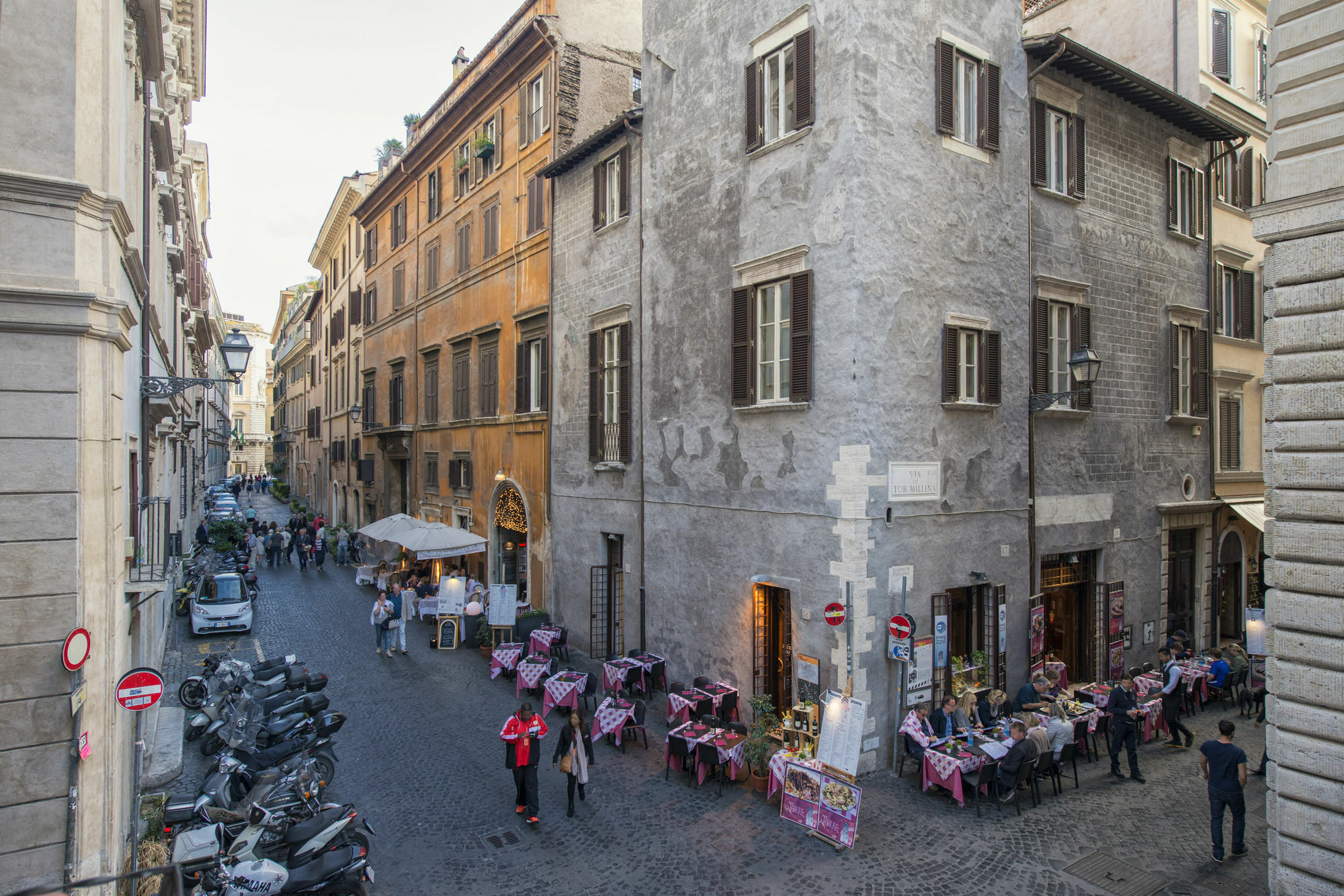 Navona Tower Relais Pensión